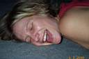 ELLE PRENS SON PIED !!